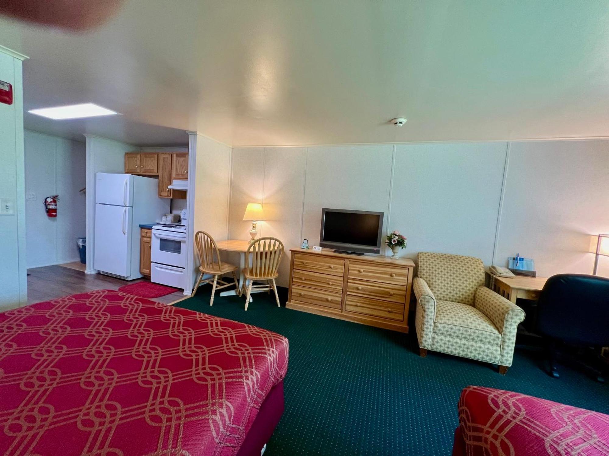 Rodeway Inn & Suites Brunswick Near Hwy 1 Exteriér fotografie