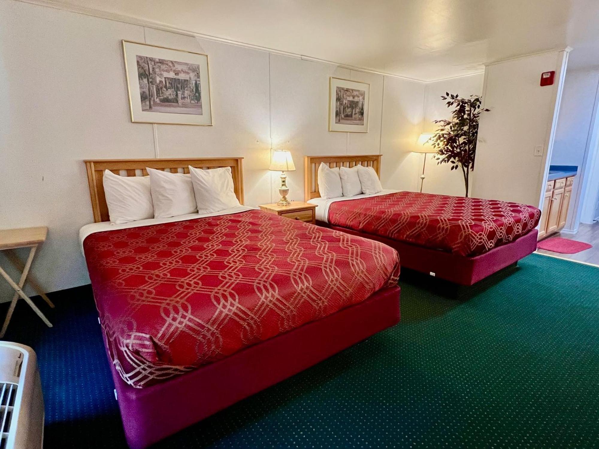 Rodeway Inn & Suites Brunswick Near Hwy 1 Exteriér fotografie
