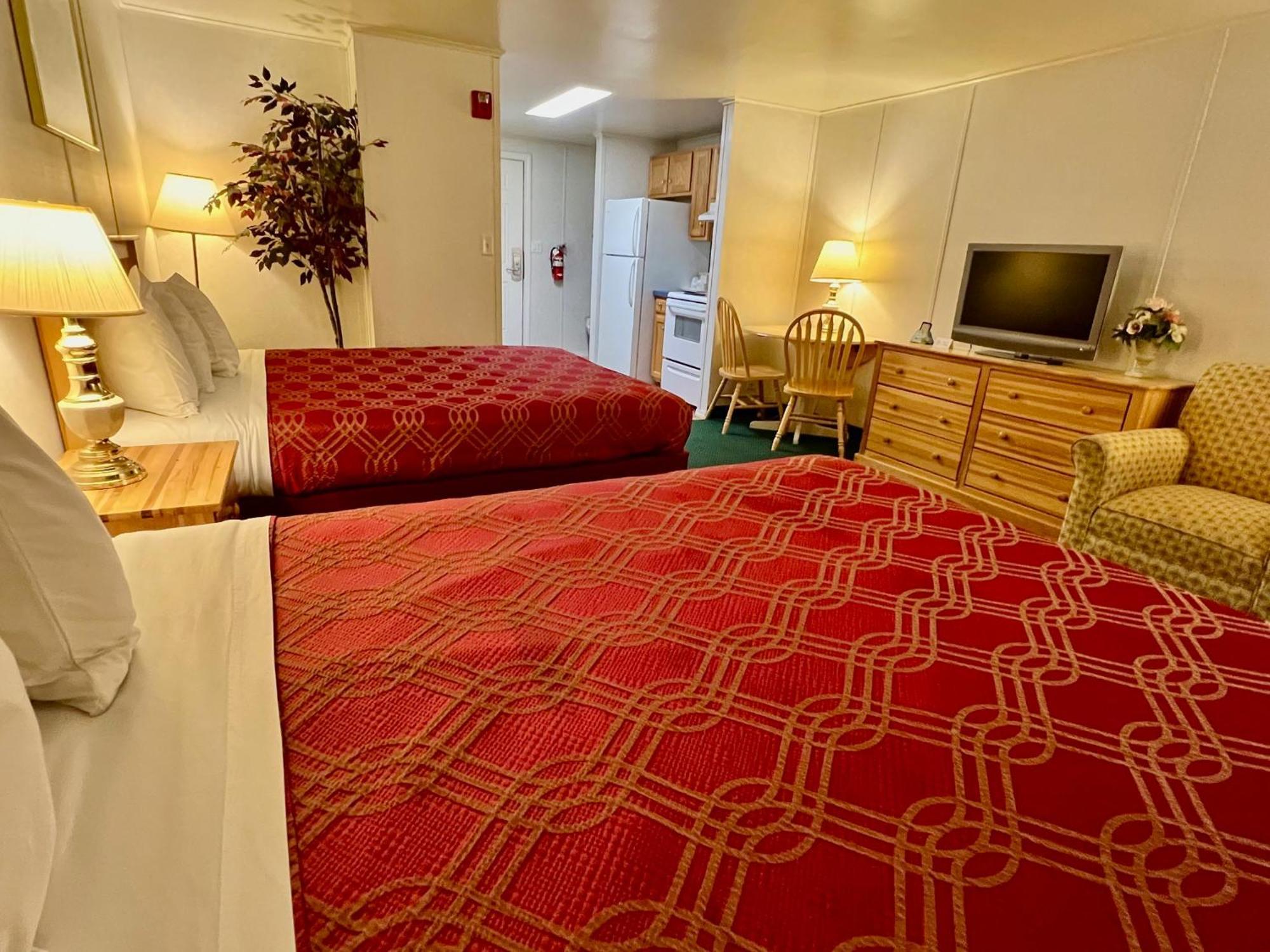 Rodeway Inn & Suites Brunswick Near Hwy 1 Exteriér fotografie