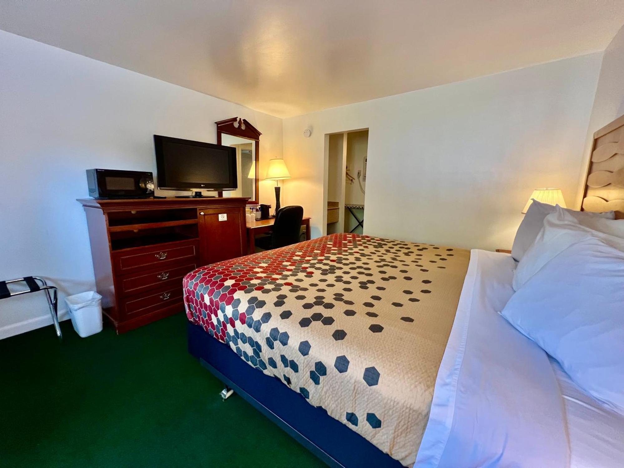 Rodeway Inn & Suites Brunswick Near Hwy 1 Exteriér fotografie