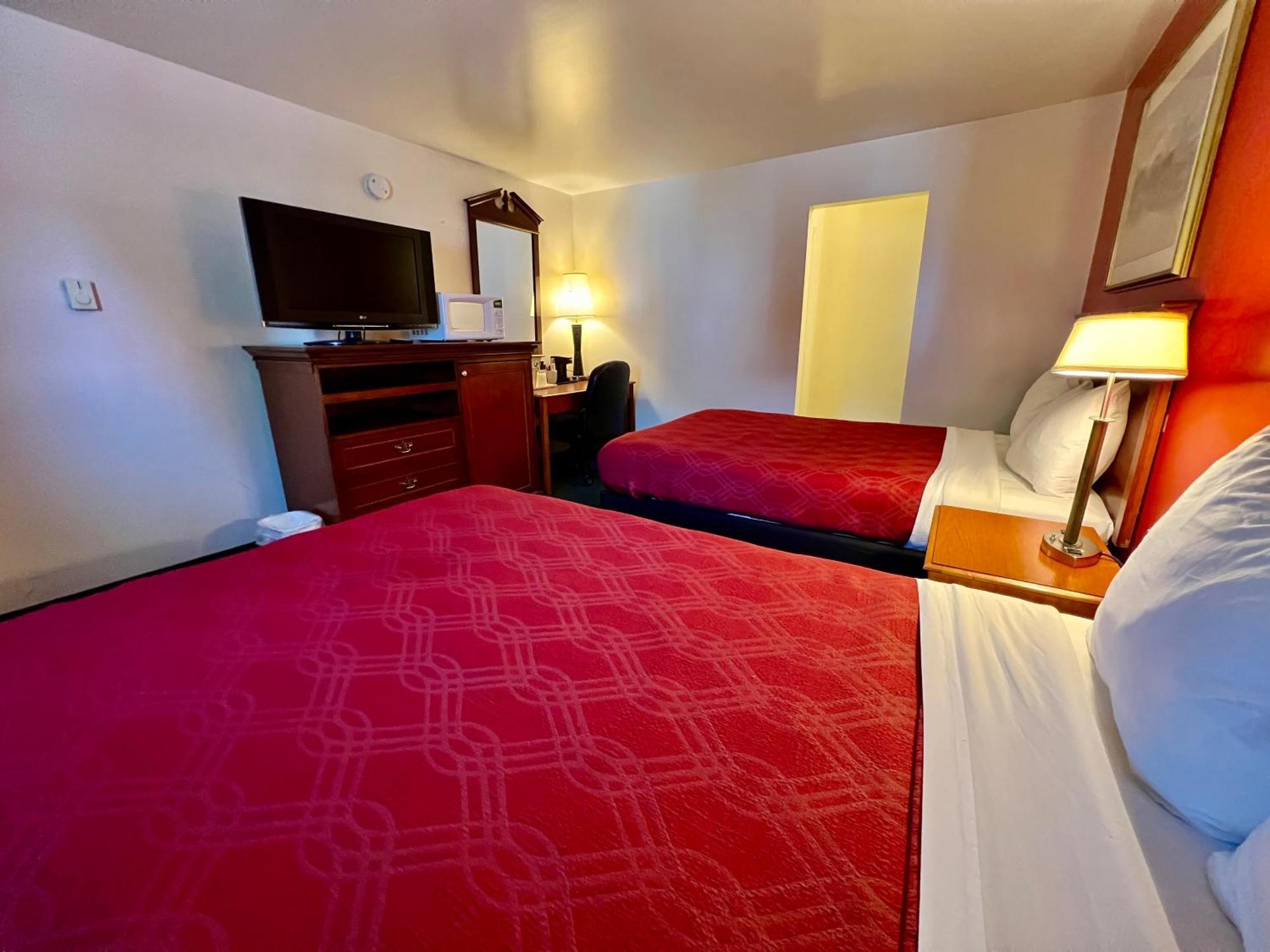 Rodeway Inn & Suites Brunswick Near Hwy 1 Exteriér fotografie